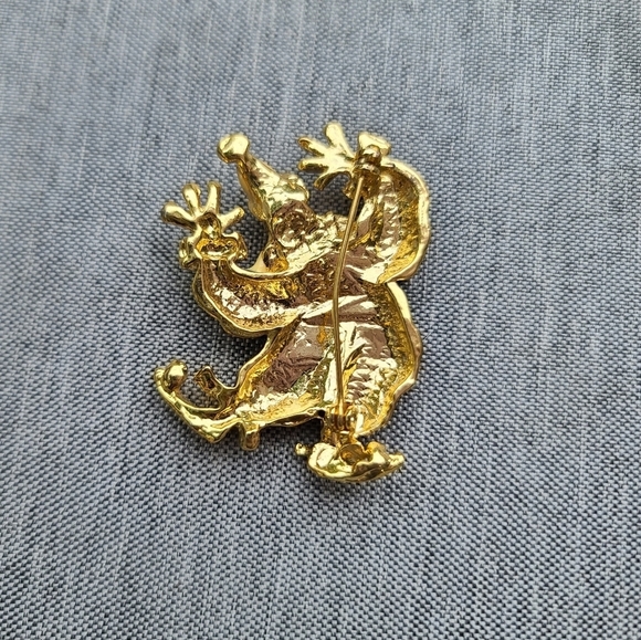 Vintage Jester Enamel Gold Tone Brooch Pin - Picture 3 of 3
